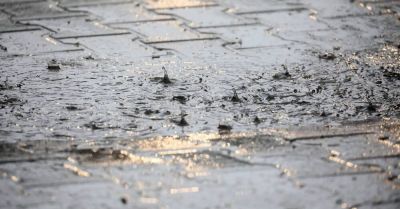 Burze na Mazurach, deszcz na południu, a na wybrzeżu silny wiatr
